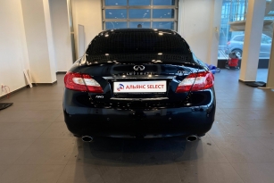 INFINITI Q70