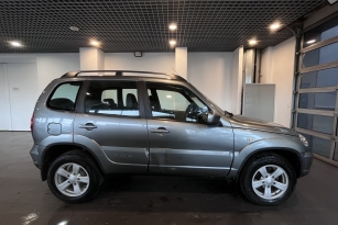 CHEVROLET NIVA
