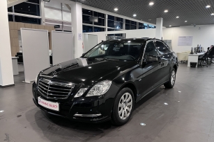 MERCEDES-BENZ E