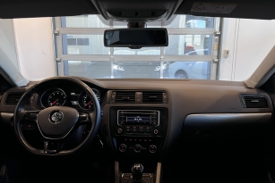 VOLKSWAGEN JETTA