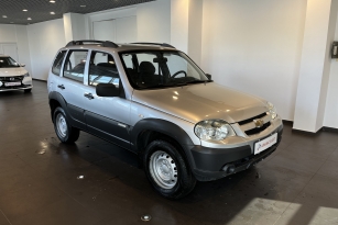 CHEVROLET NIVA