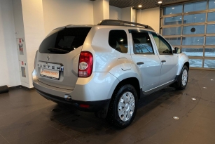 RENAULT DUSTER