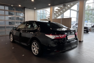 TOYOTA CAMRY