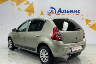 RENAULT SANDERO