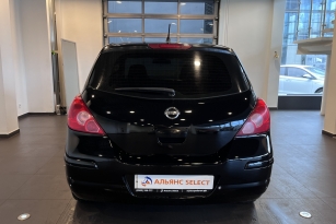 NISSAN TIIDA