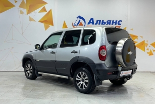 CHEVROLET NIVA