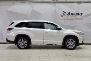 TOYOTA HIGHLANDER