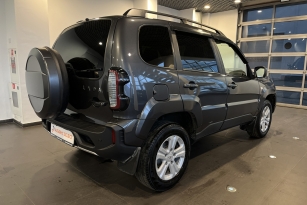 LADA NIVA TRAVEL
