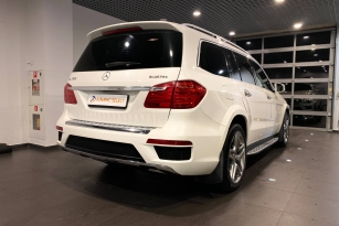 MERCEDES-BENZ GL350