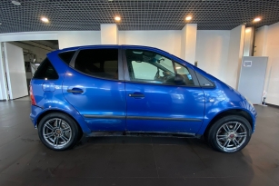MERCEDES-BENZ A140