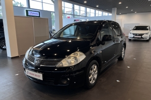 NISSAN TIIDA