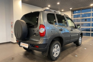 CHEVROLET NIVA