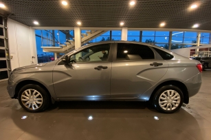 LADA VESTA