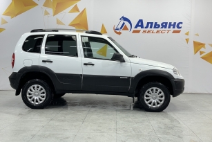 CHEVROLET NIVA