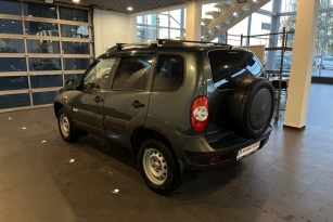 CHEVROLET NIVA