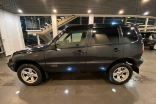 CHEVROLET NIVA