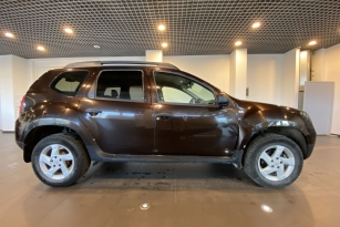 RENAULT DUSTER