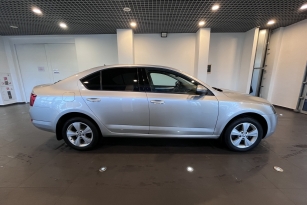 SKODA OKTAVIA
