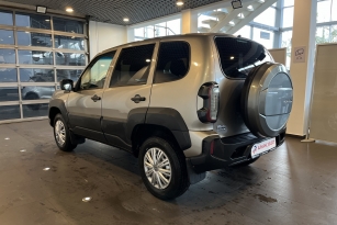 LADA NIVA TRAVEL
