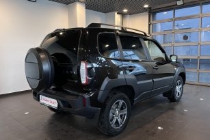 LADA NIVA TRAVEL
