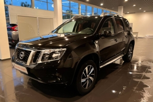 NISSAN TERRANO