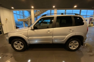 CHEVROLET NIVA