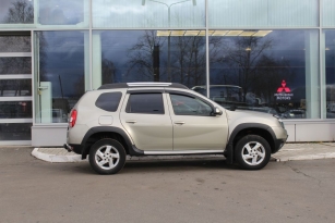 RENAULT DUSTER