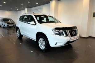NISSAN TERRANO
