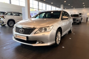 TOYOTA CAMRY