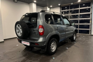 CHEVROLET NIVA