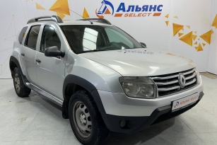 RENAULT DUSTER