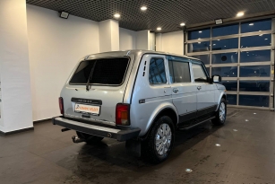 LADA 2131 (4X4)
