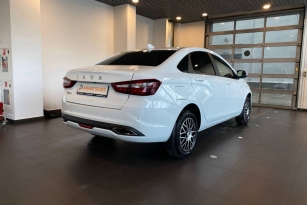 LADA VESTA
