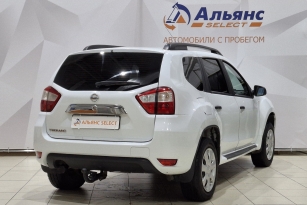 NISSAN TERRANO