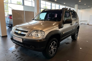 CHEVROLET NIVA