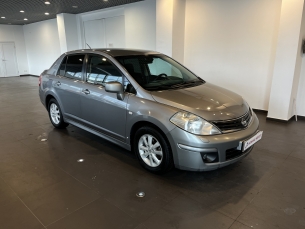 NISSAN TIIDA
