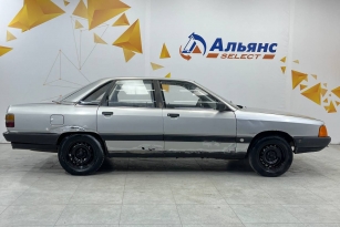 AUDI 100
