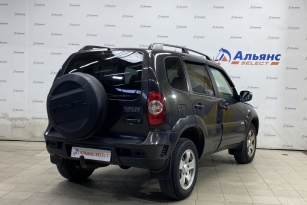 CHEVROLET NIVA