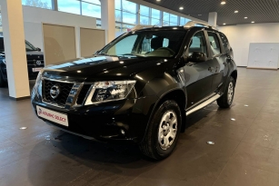 NISSAN TERRANO