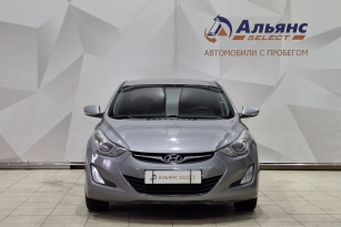 HYUNDAI ELANTRA