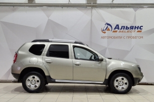 RENAULT DUSTER