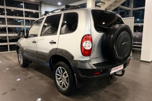 CHEVROLET NIVA