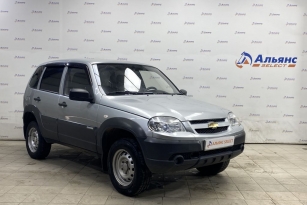 CHEVROLET NIVA