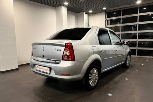 RENAULT LOGAN