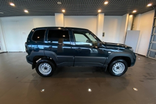 LADA NIVA TRAVEL