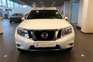 NISSAN TERRANO