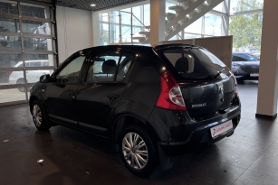 RENAULT SANDERO
