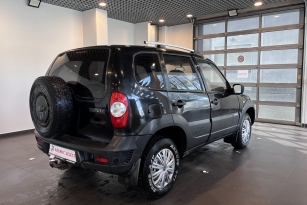 CHEVROLET NIVA