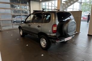 CHEVROLET NIVA