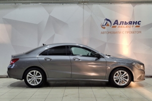 MERCEDES-BENZ CLA